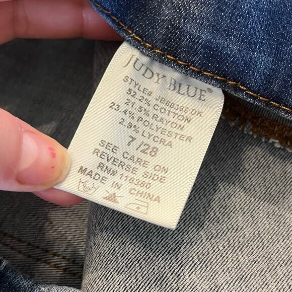 Judy Blue Boyfriend Fit Pull on Jeans size 7/28 - Picture 6 of 9